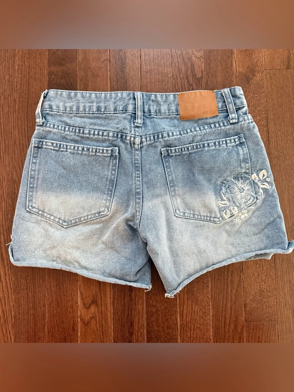 Aeropostale Baggy Embroidered Denim Shorts (000)